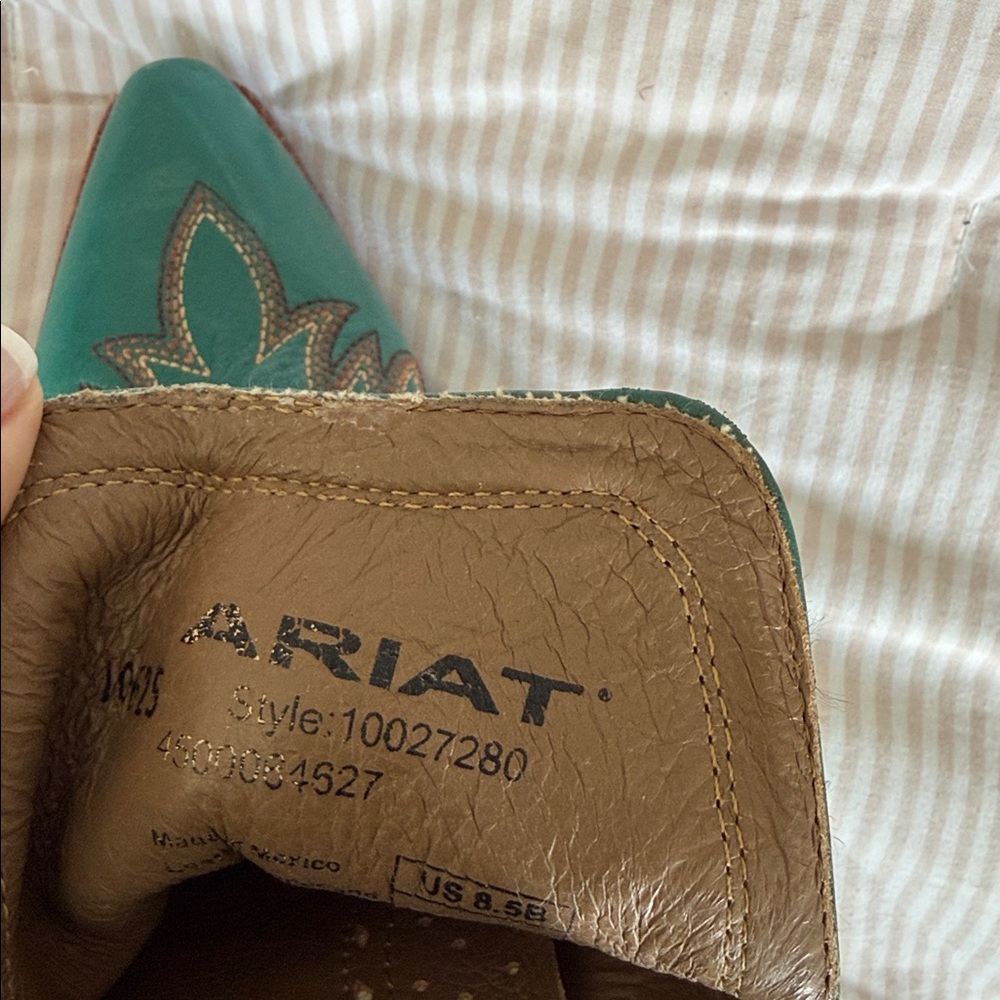 Ariat Ladies Dixon Snip Toe Boots in Turquoise Leather - Picture 9 of 11